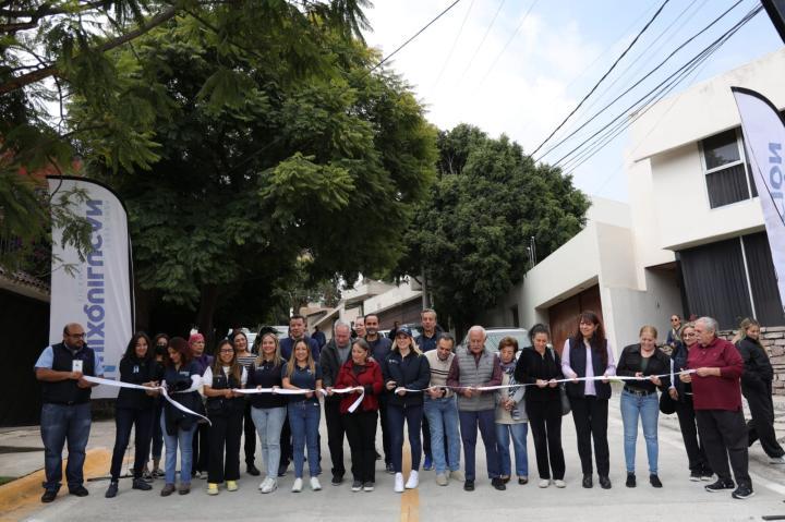 Huixquilucan entrega la repavimentación de dos vialidades en Lomas de Tecamachalco